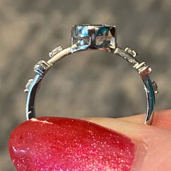 Charmed Aroma Pineapple Ring Silver- Size 6. - Picture 3 of 4